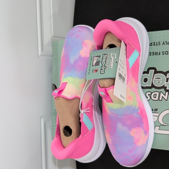 Girls Sketchers Shoes Sizes 2 & 3 Multicolor Step-In Sneakers NWT - Picture 3 of 7